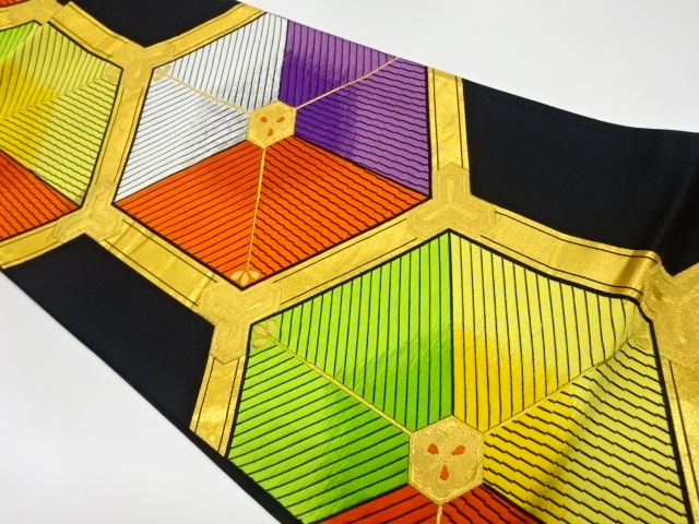 リサイクル　亀甲に松菱模様織出し袋帯